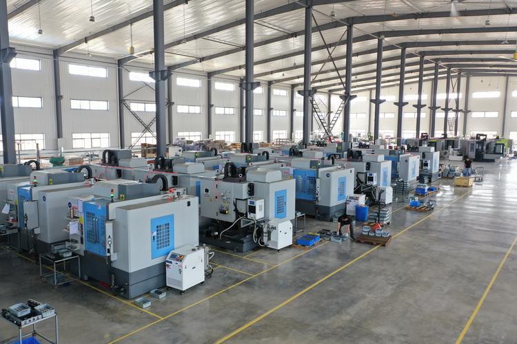 物流五金車間高溫難題解決 福泰冷風(fēng)機(jī)助力五金工具行業(yè)降本增效